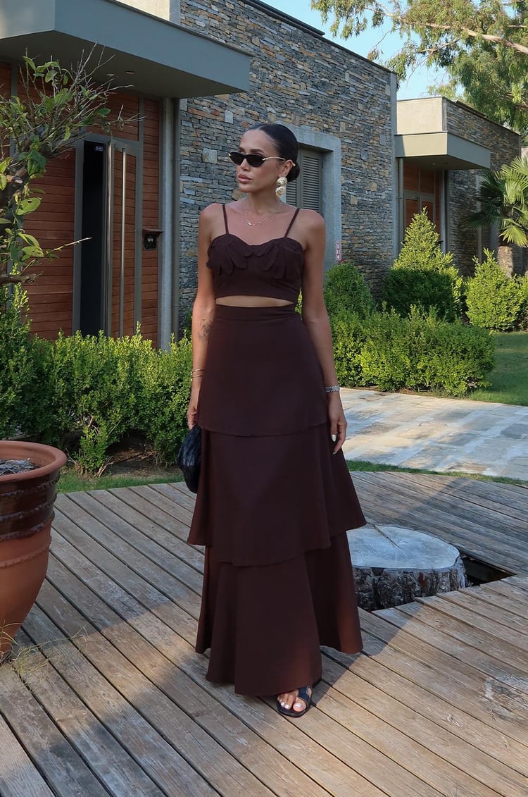 Kahverengi Çiçek Detaylı Crop Etek Keten Takım