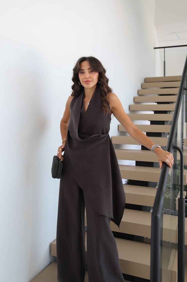 Kahverengi Halter Yaka Şal Detaylı Tulum