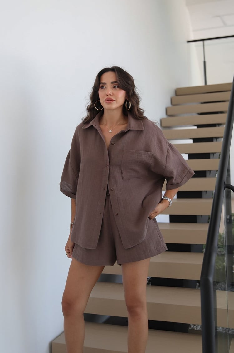 Kahverengi Kolları Katlama Detaylı Gömlek Şort Takım