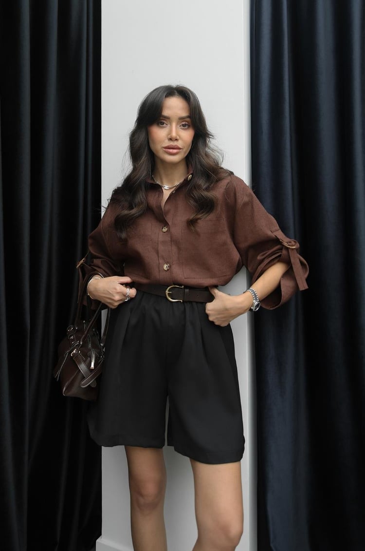 Kahverengi Kolları Kemer Detaylı Ham Keten Gömlek