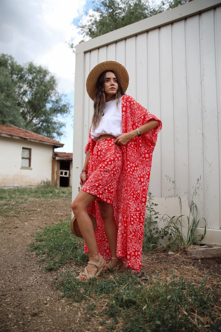 Kırmızı Desenli Kuşaklı Kimono