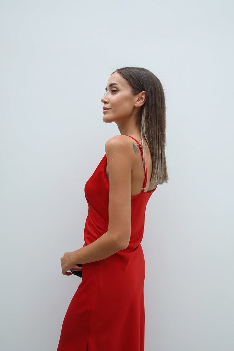 Kırmızı Drape Detaylı Saten Elbise