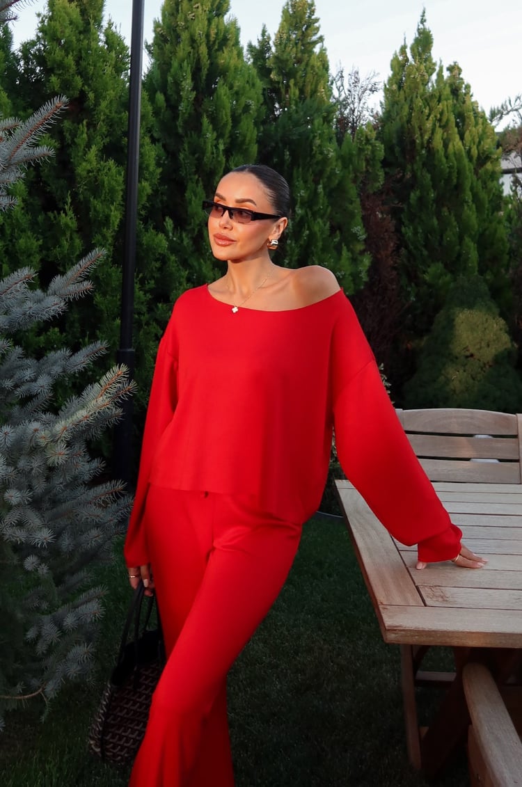 Kırmızı Düşük Omuz Oversize Bluz Pantolon Takım 
