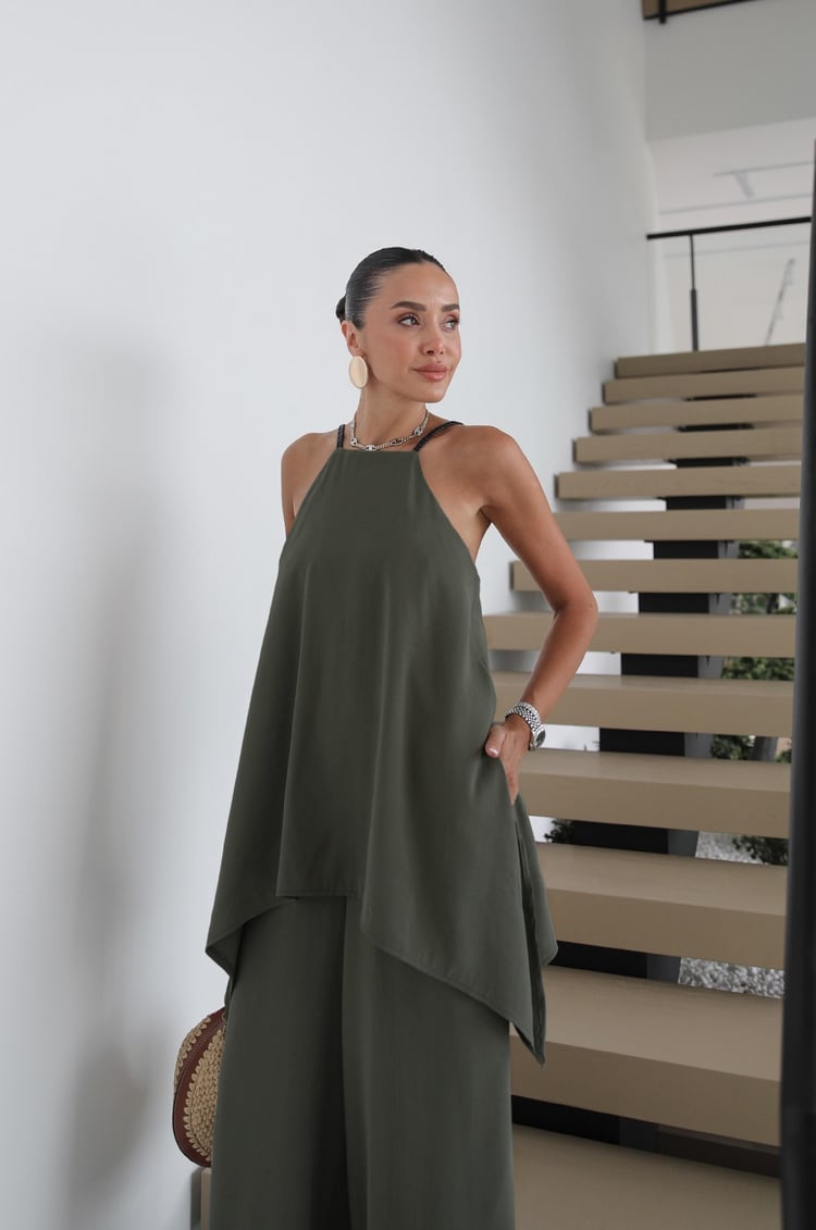 Koyu Haki Deri Askılı Şal Detaylı Tulum