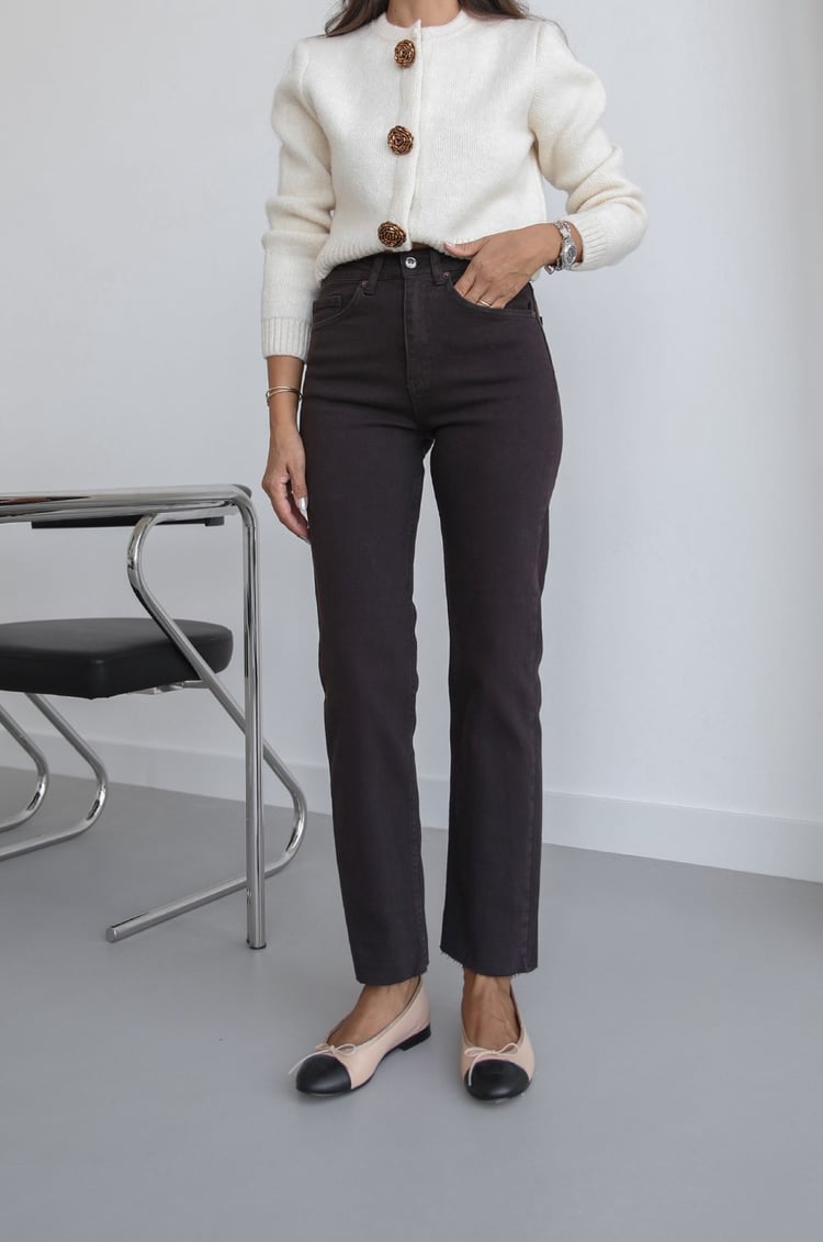 Koyu Kahve Boy Fit Kesik Paça Jean