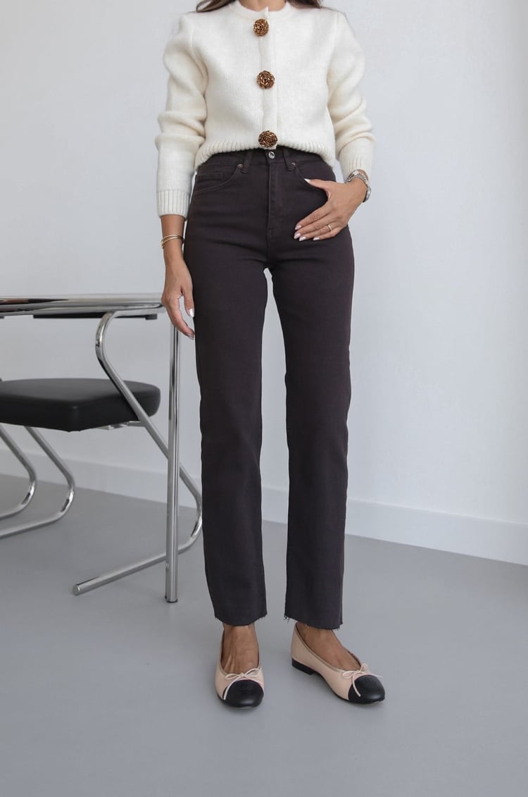 Koyu Kahve Boy Fit Kesik Paça Jean