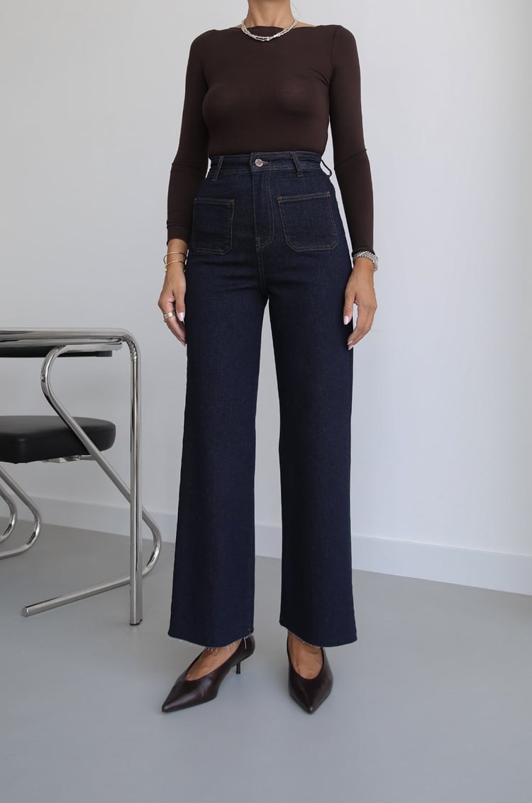 Koyu Lacivert Köşe Cepli Cropped Jean