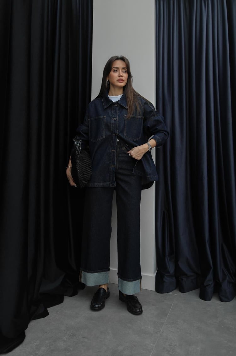 Koyu Lacivert Paça Katlamalı Jean