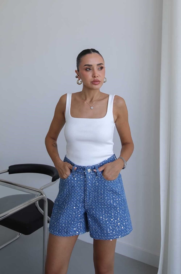 Koyu Mavi Pullu Denim Şort