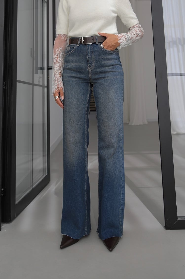 Koyu Mavi Push Up Straight Jean