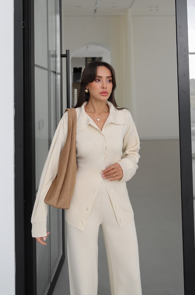 Krem Beli Kuşaklı Triko Takım