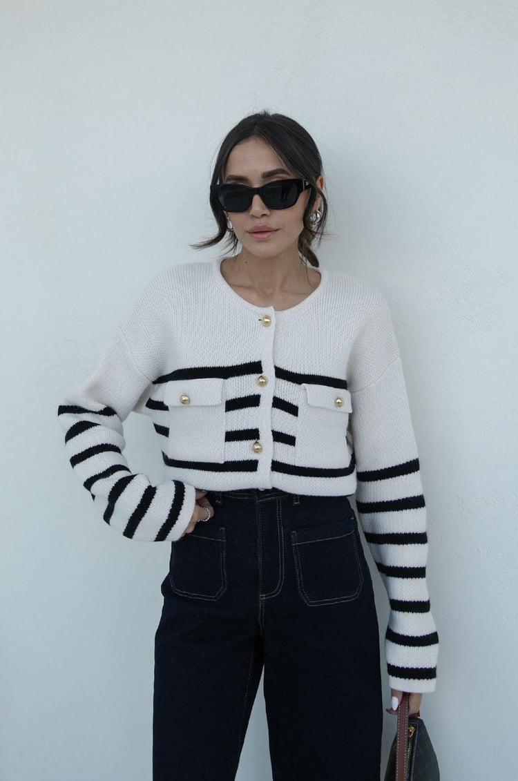 Krem Siyah Çizgili Önü Cepli Hırka