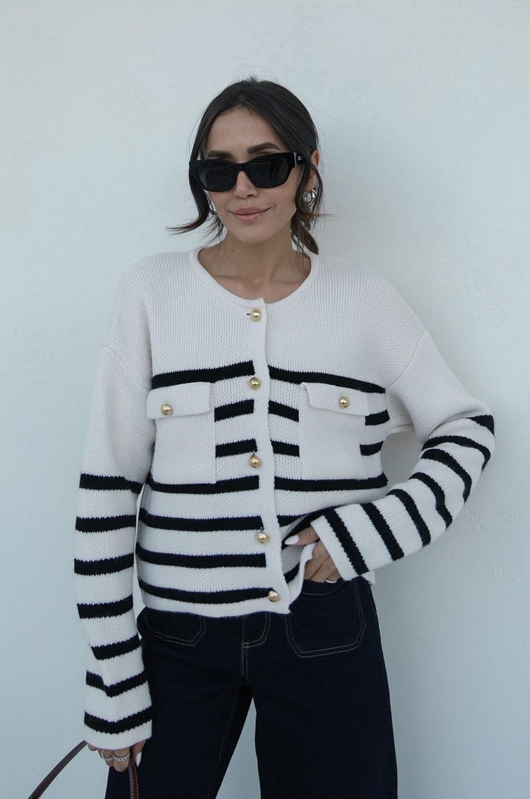 Krem Siyah Çizgili Önü Cepli Hırka