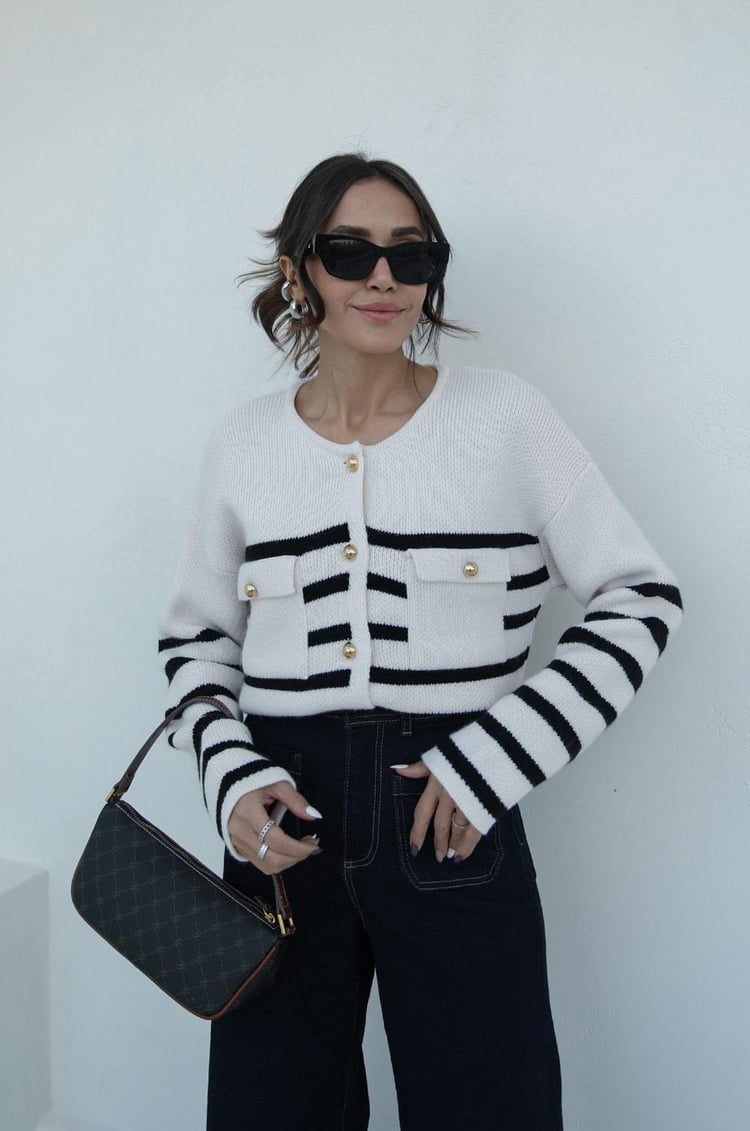 Krem Siyah Çizgili Önü Cepli Hırka