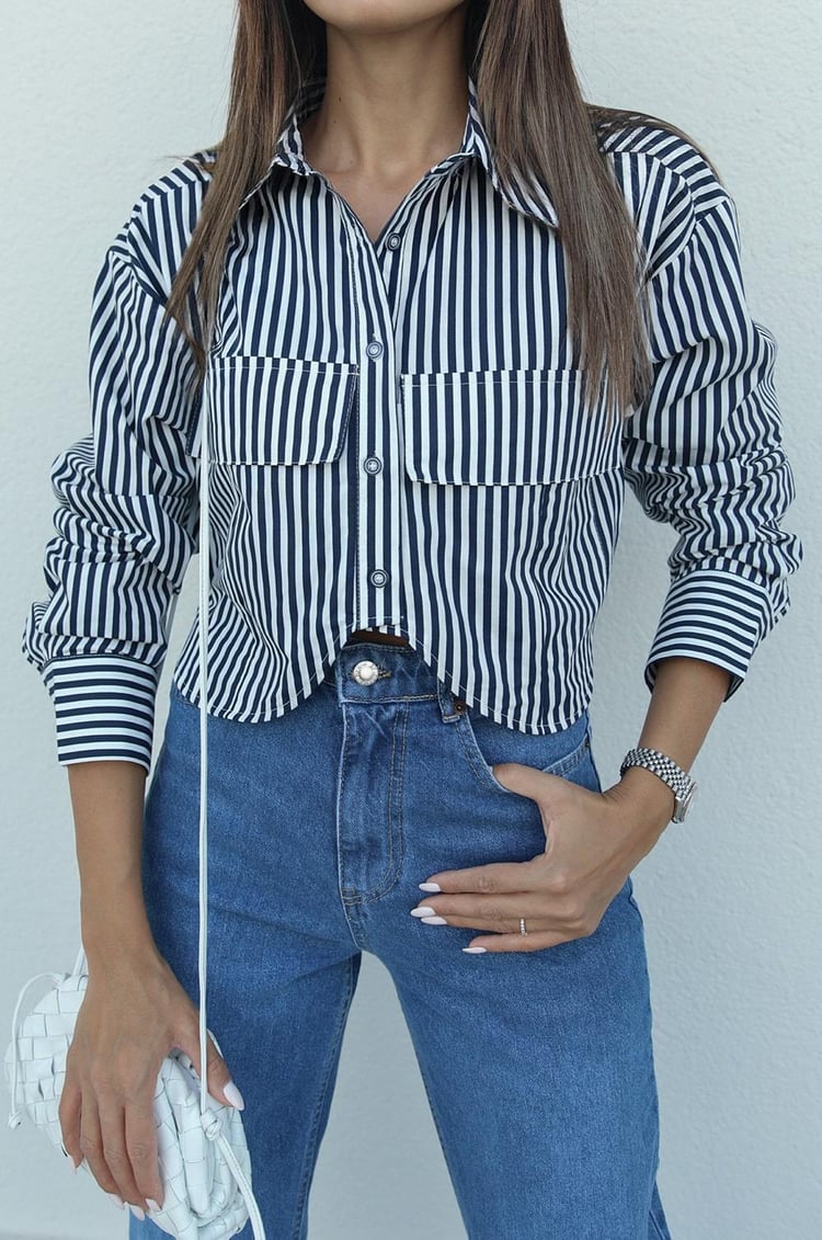 Lacivert Beyaz Çizgili Asimetrik Kesim Gömlek