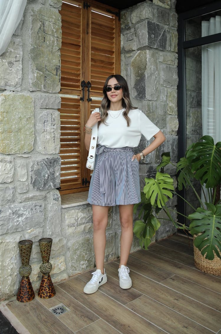 Lacivert Çizgili Kuşak Kemerli Şort