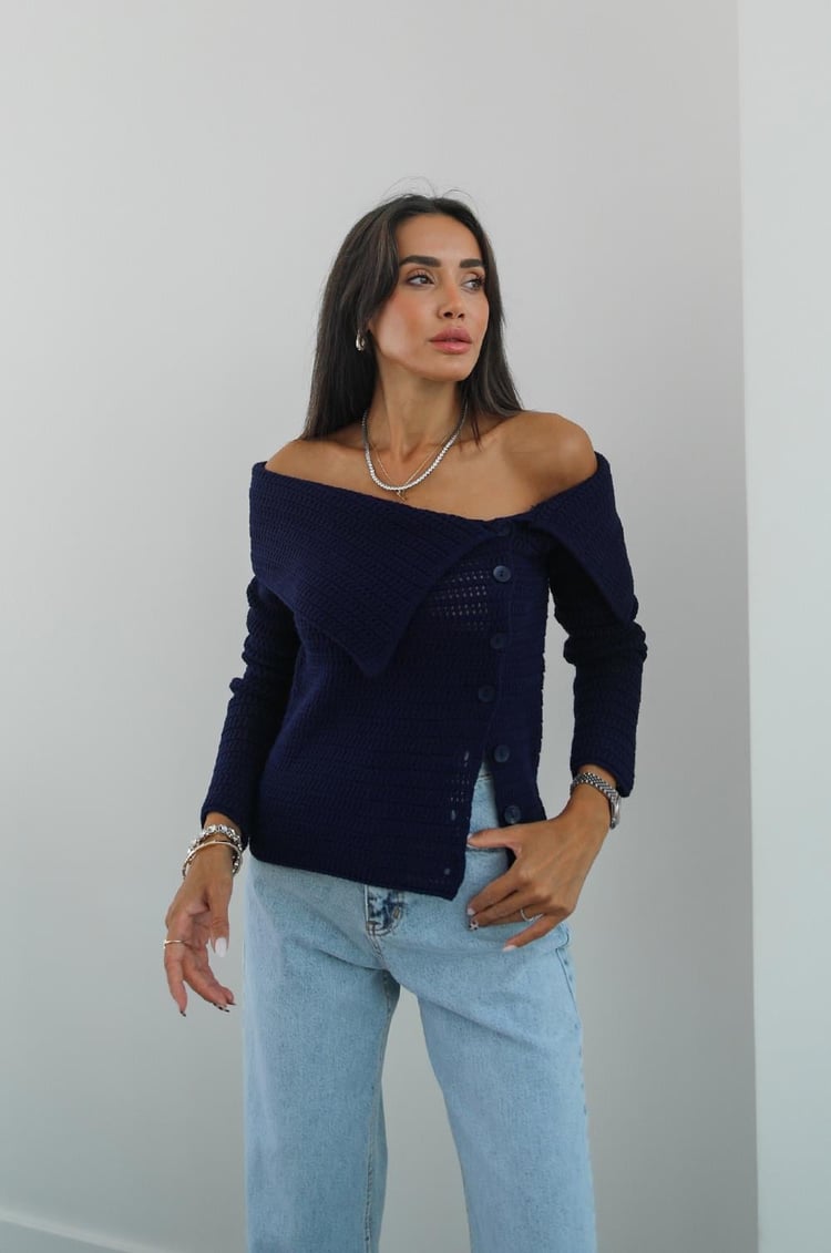 Lacivert Kayık Yaka Önden Düğmeli Bluz
