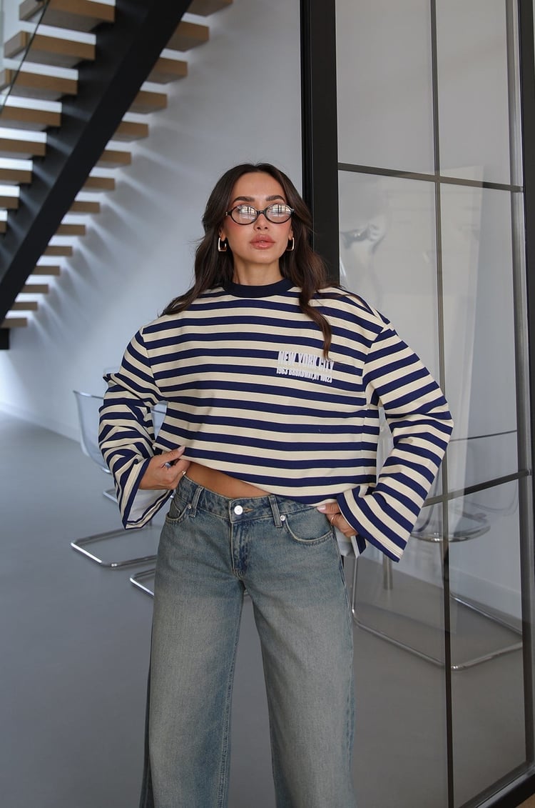 Lacivert Yazı Baskılı Çizgili Sweatshirt