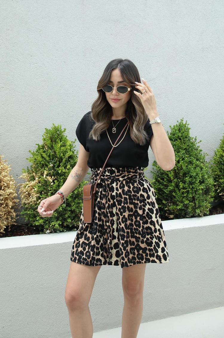 Leopar Desenli Kuşaklı Şort