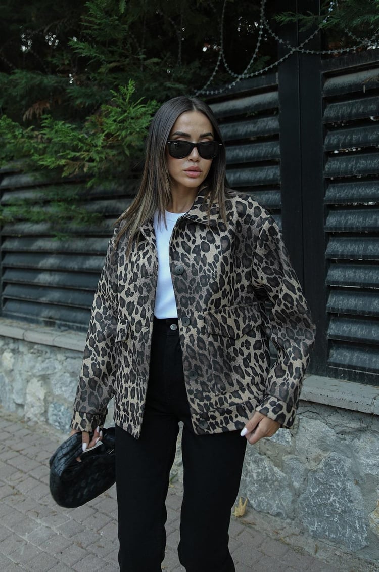 Leopar Desenli Önü Düğmeli Ceket