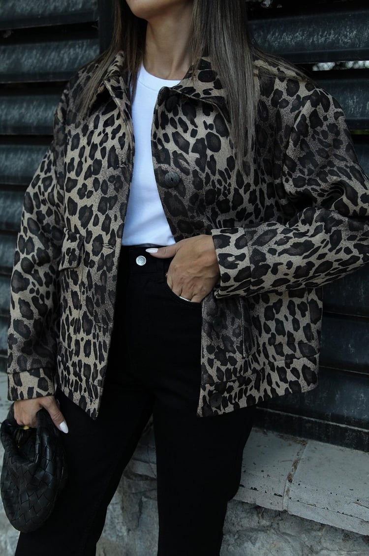 Leopar Desenli Önü Düğmeli Ceket