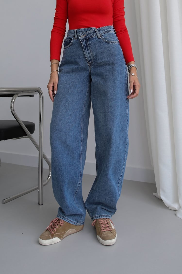 Mavi Asimetrik Bel Detaylı Baggy Jean