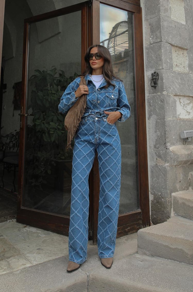 Mavi Dokulu Kemer Detaylı Denim Ceket