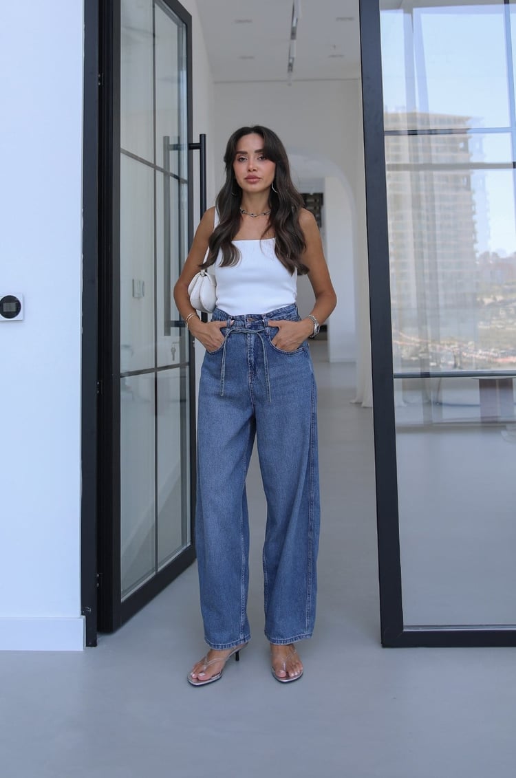 Mavi İp Kemerli Mom Jean