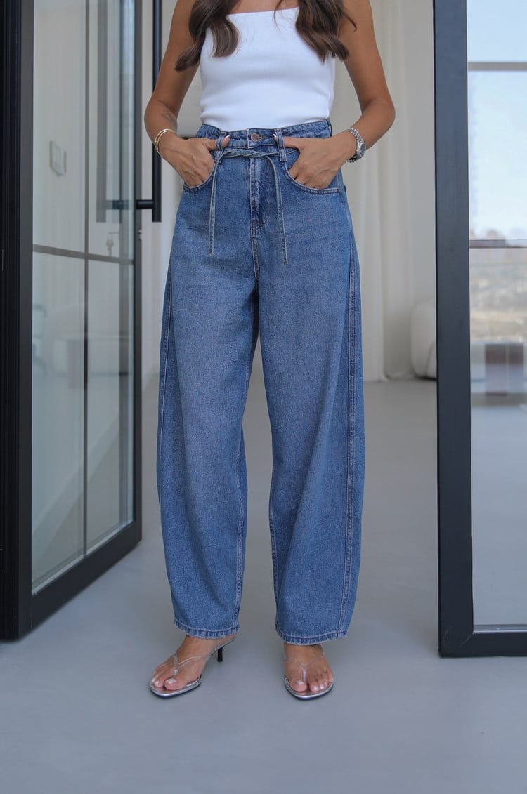Mavi İp Kemerli Mom Jean