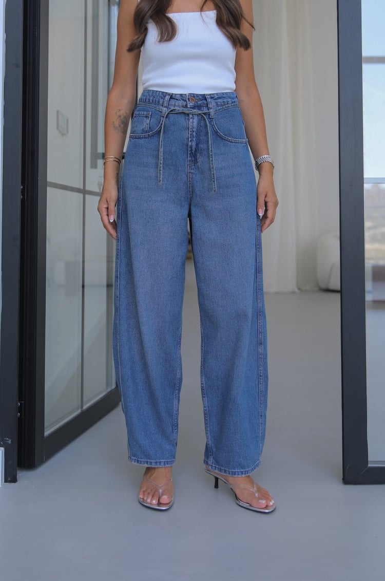 Mavi İp Kemerli Mom Jean