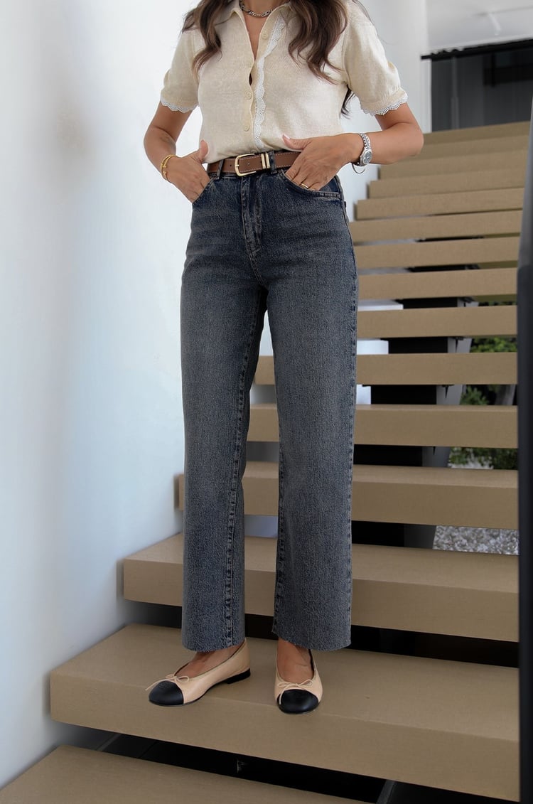 Mavi Paça Kesimli Kemerli Jean