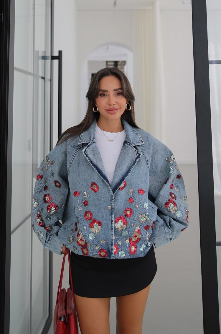Mavi Pullu Çiçek İşlemeli Denim Ceket