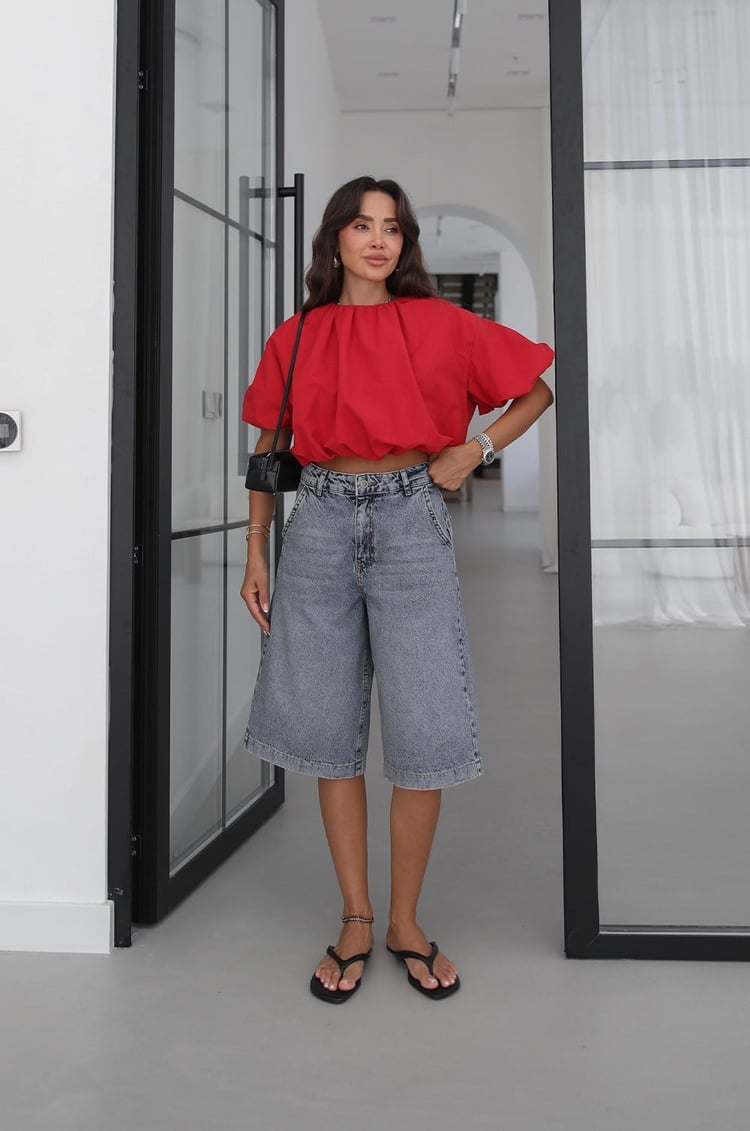 Mavi Yanları Cepli Kapri Denim Şort