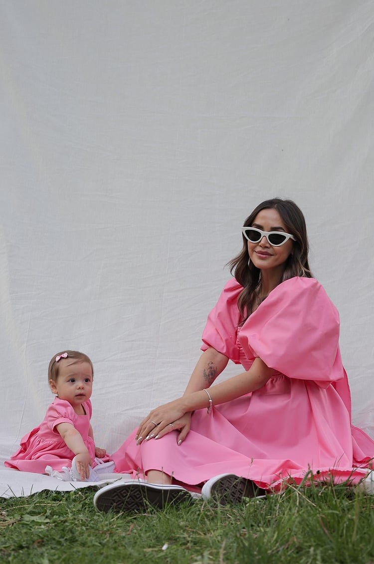 Pembe Arkası Bağlamalı Midi Boy Elbise
