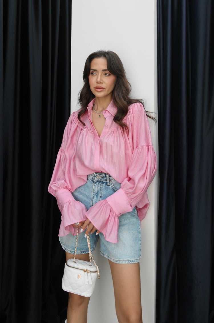 Pembe Büzgü Ve Kol Detaylı Gömlek