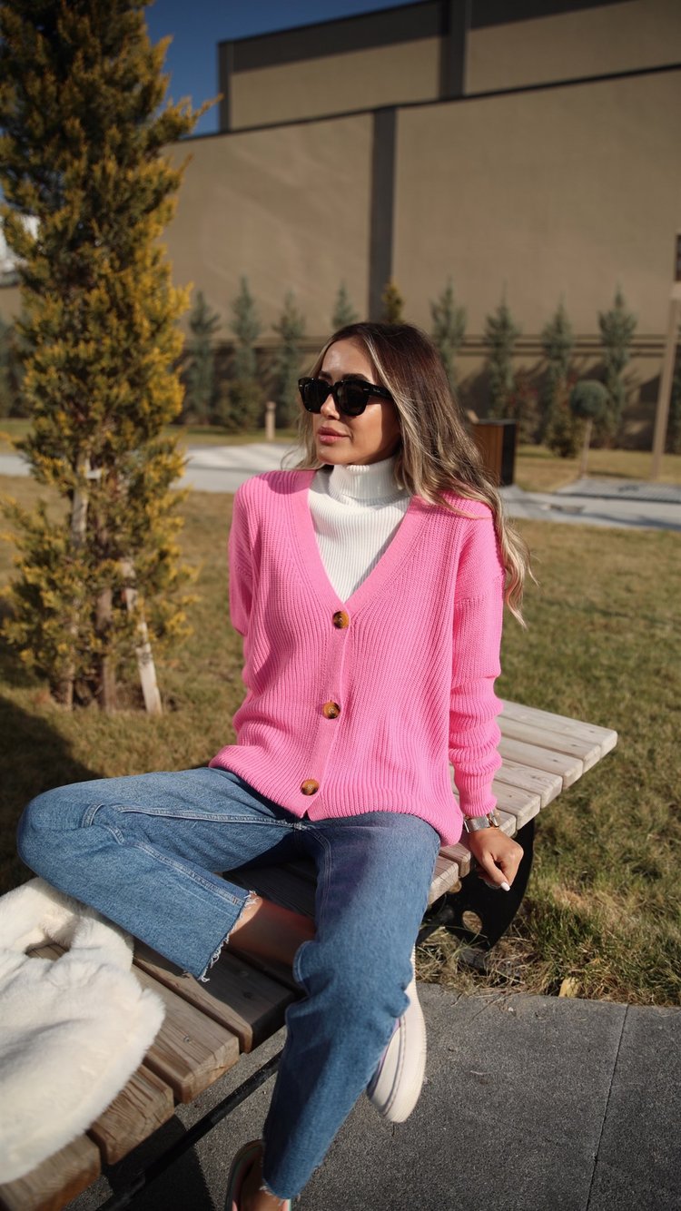Pembe Dört Düğmeli Hırka