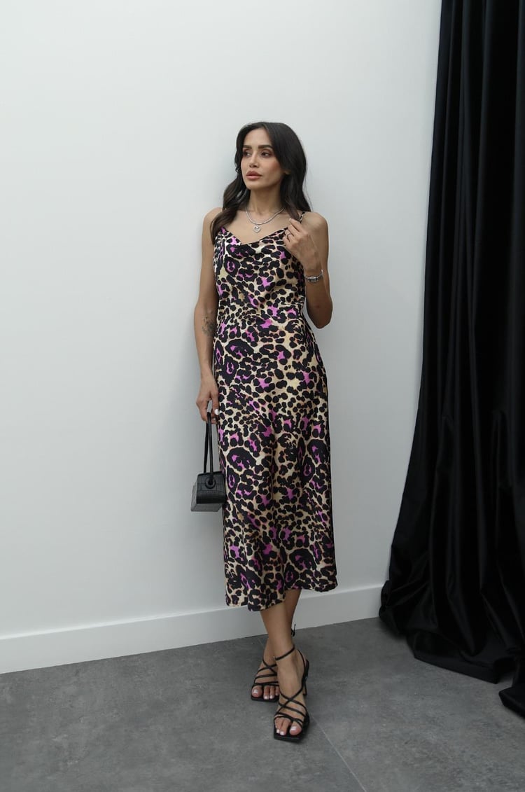 Pembe Leopar Desenli Saten Elbise