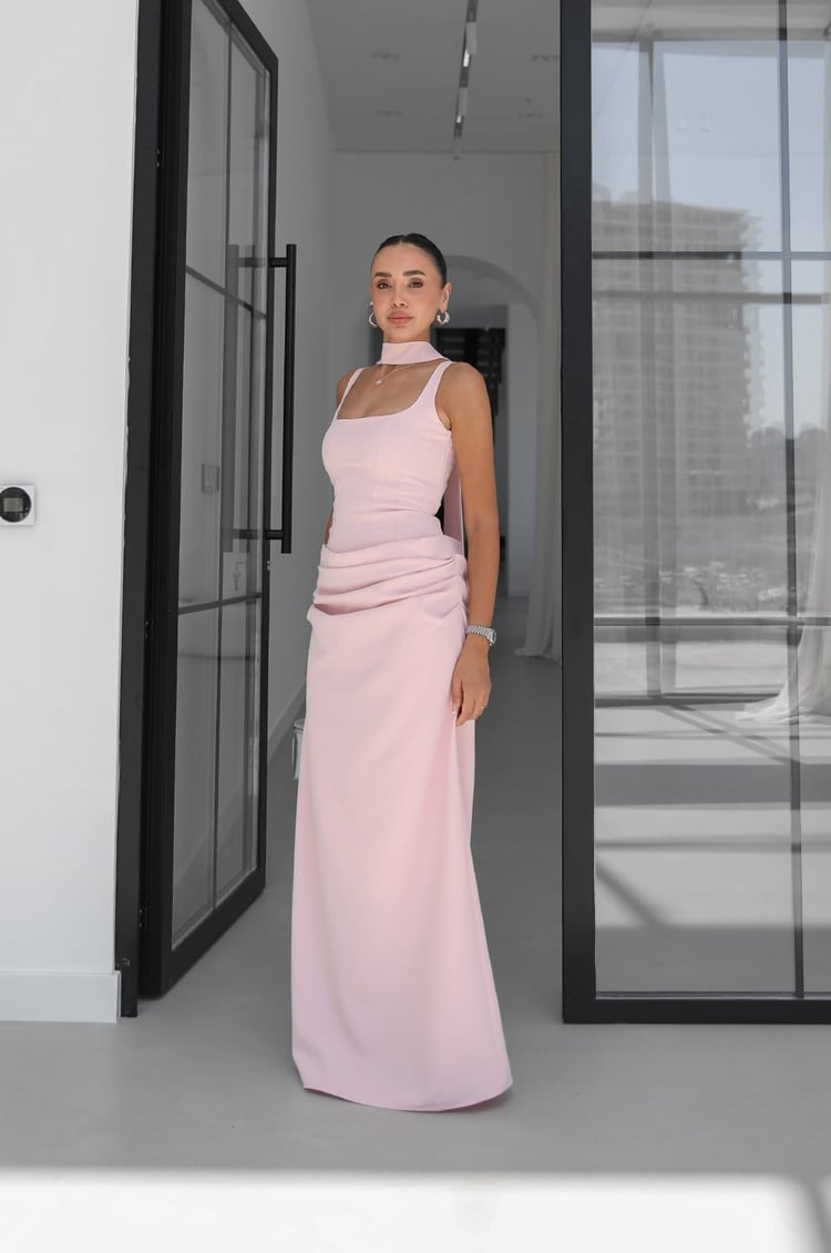 Pembe Piran Arkası Biritli Fularlı Uzun Elbise