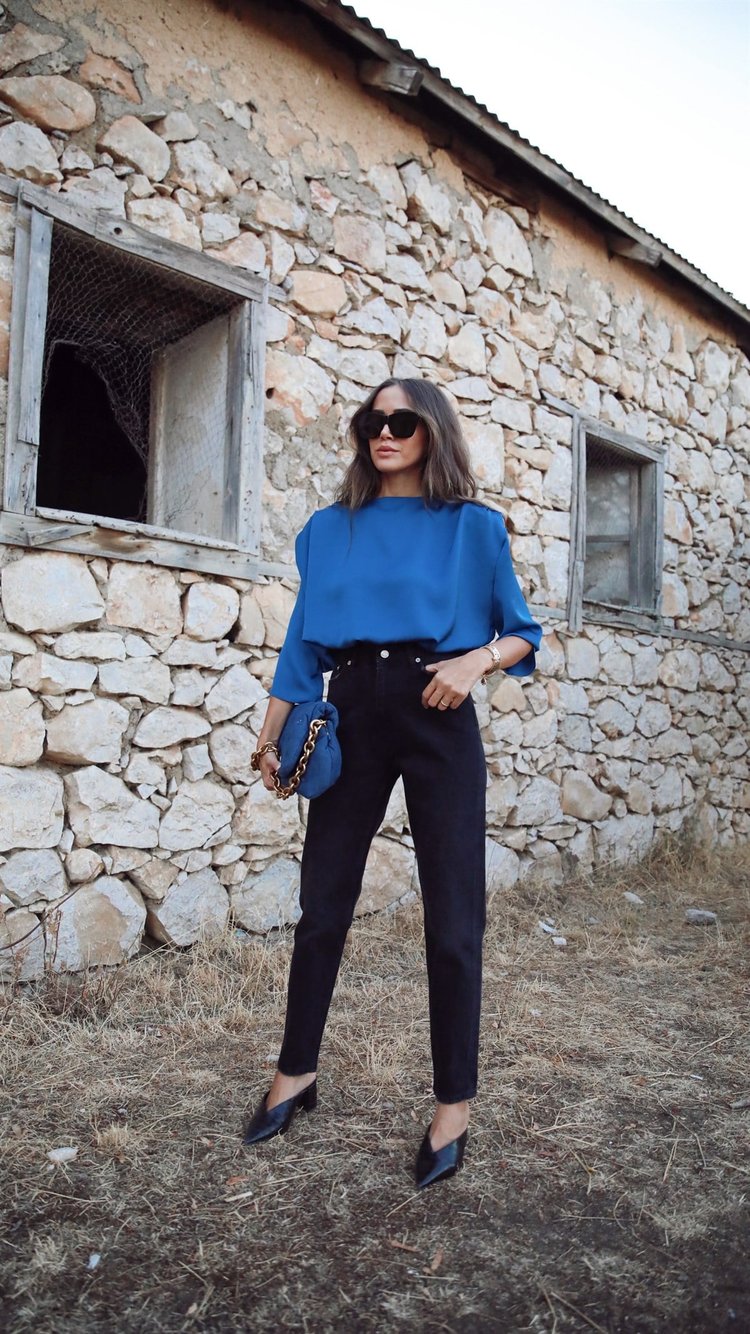 Saks Mavi Omuzları Vatkalı Bluz