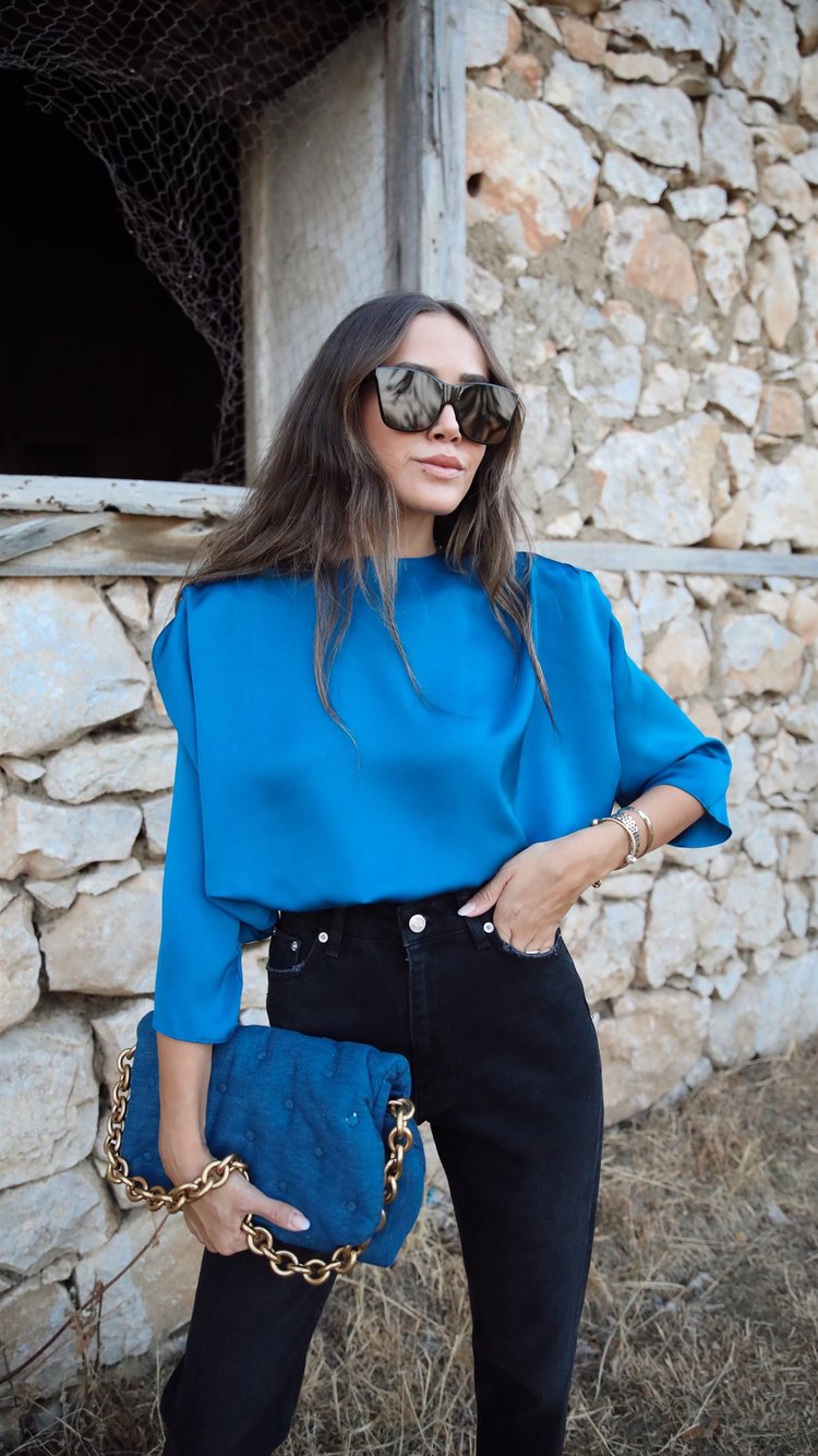 Saks Mavi Omuzları Vatkalı Bluz