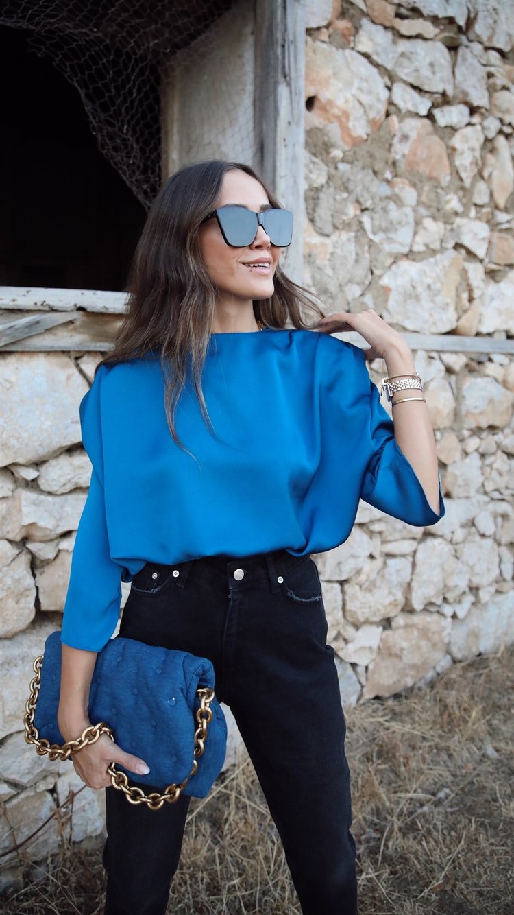 Saks Mavi Omuzları Vatkalı Bluz