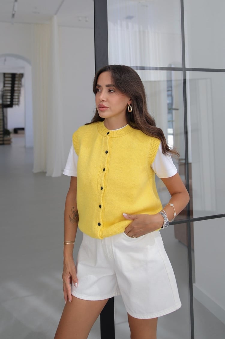 Sarı Lana Düğmeli Yelek