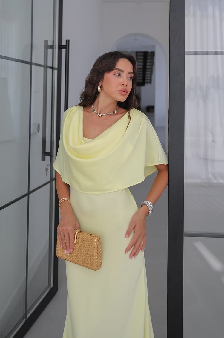 Sarı Pelerin Detaylı Saten Elbise