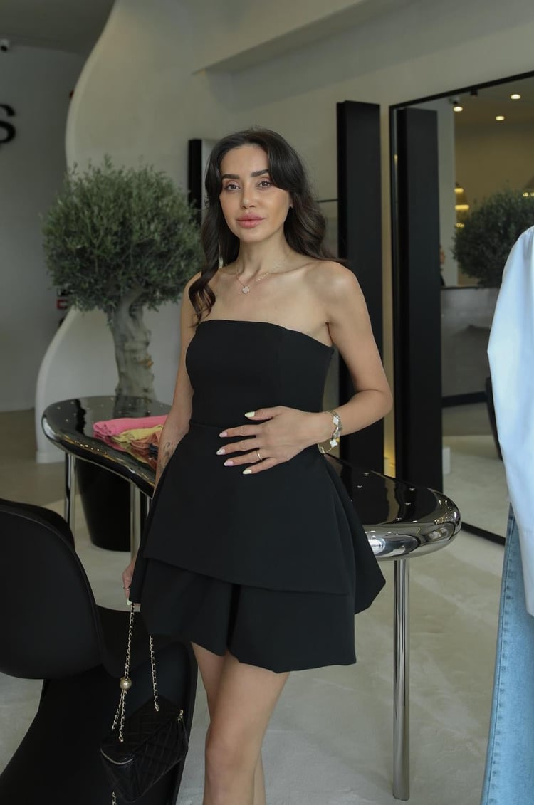 Siyah Altı Balon Straplez Elbise