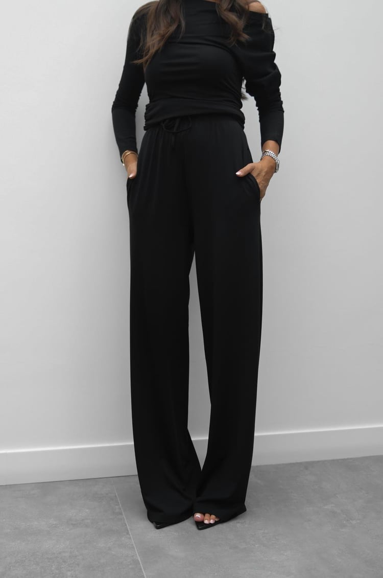 Siyah Asimetrik Yaka Bluz Pantolon Takım