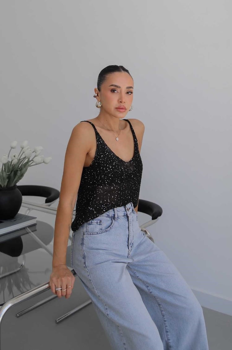 Siyah Askılı Pullu Triko Bluz