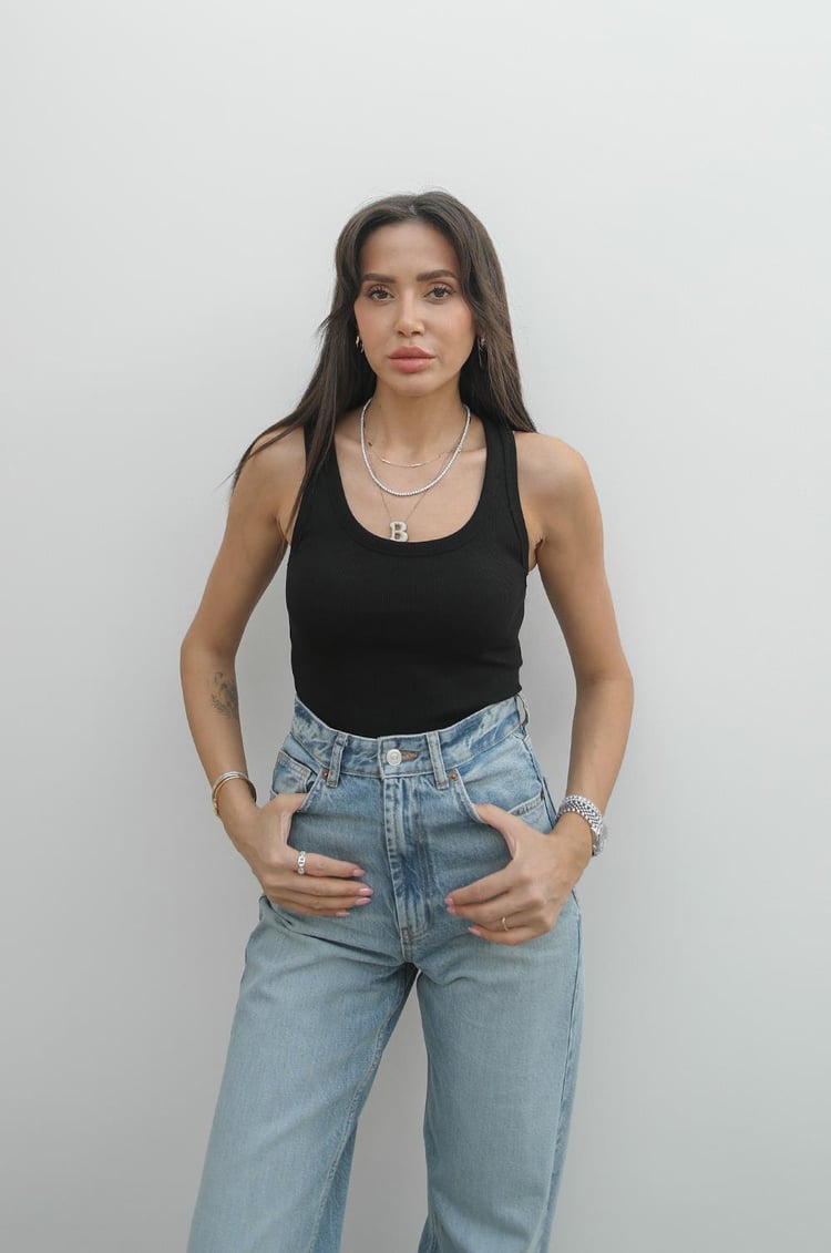 Siyah Askılı Top