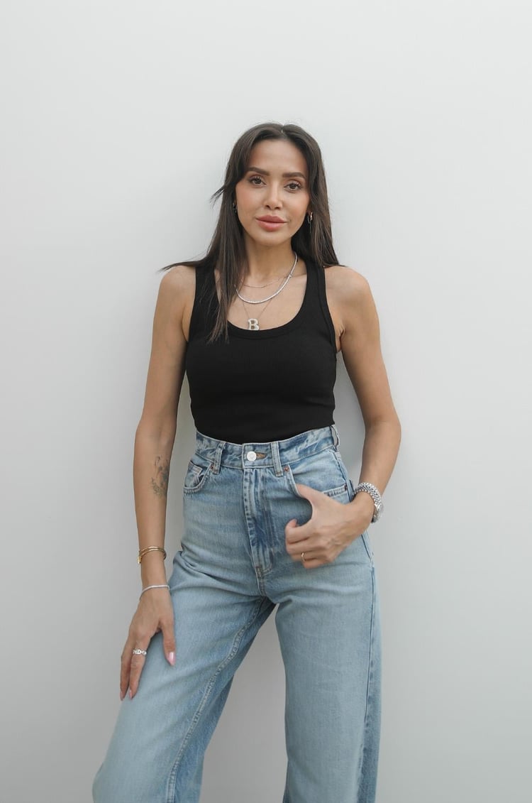 Siyah Askılı Top