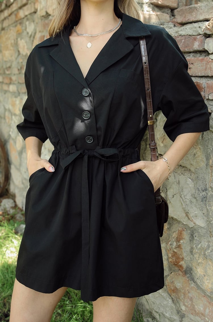 Siyah Bağlama Detaylı Tulum