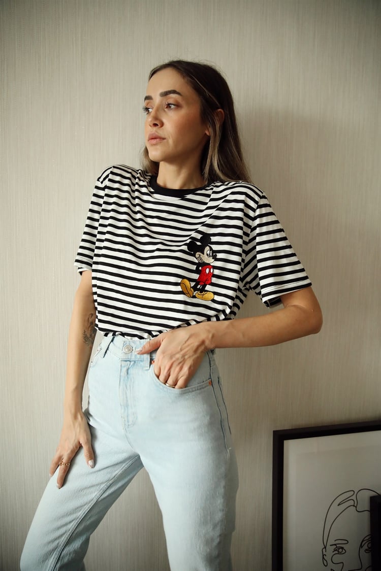 Siyah Beyaz Çizgili Mickey Mouse Nakışlı Tişört